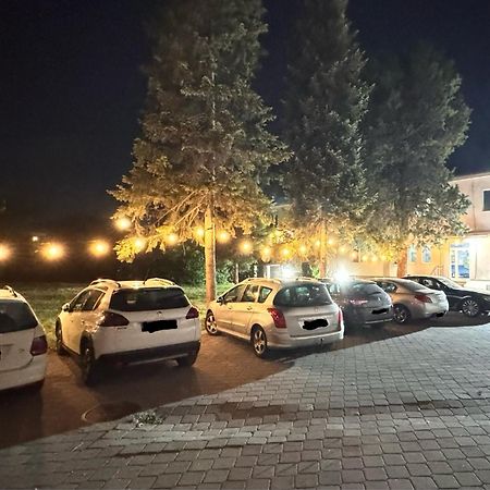 Hotel Istanbul Skopje Esterno foto