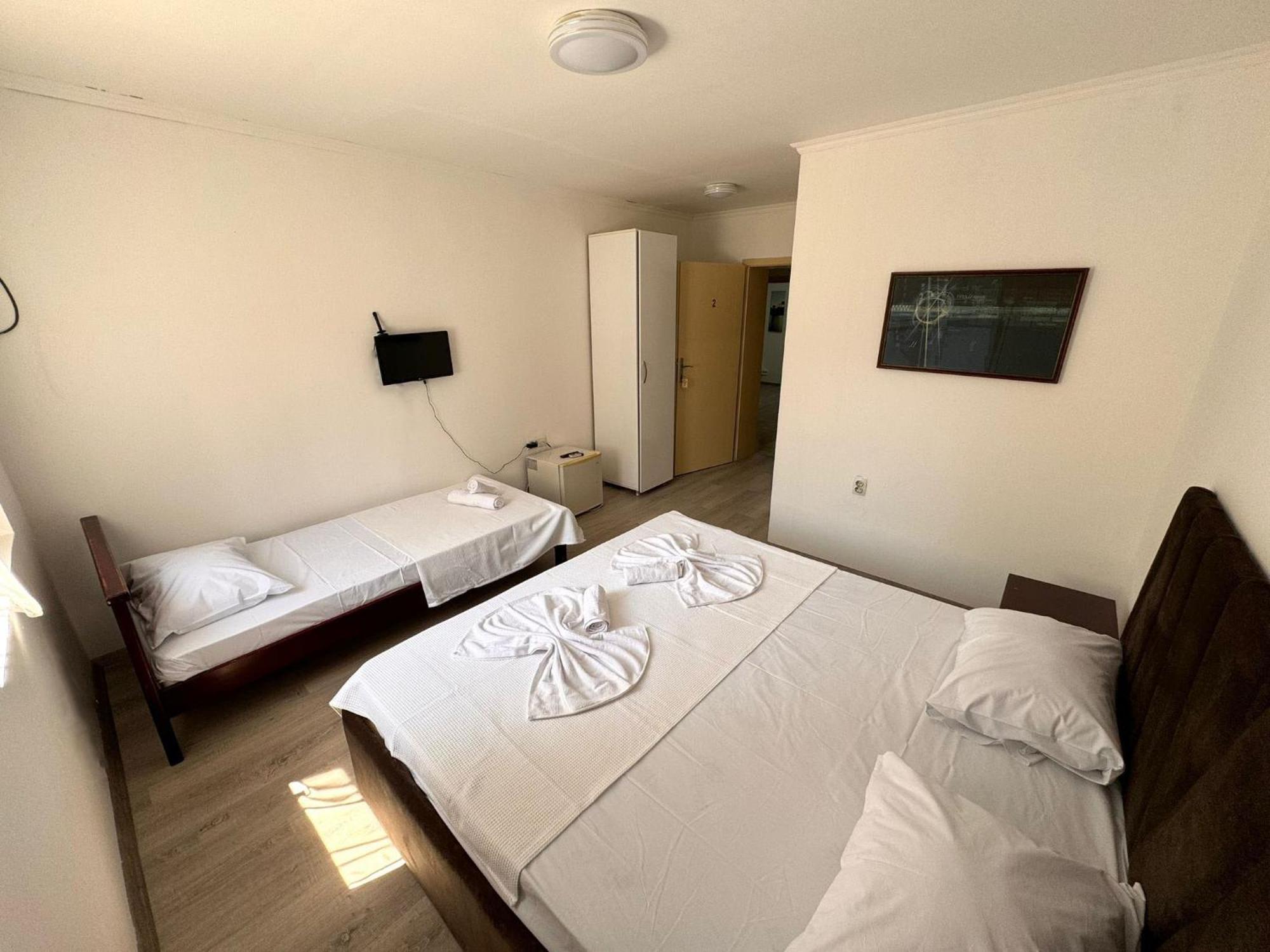 Hotel Istanbul Skopje Esterno foto