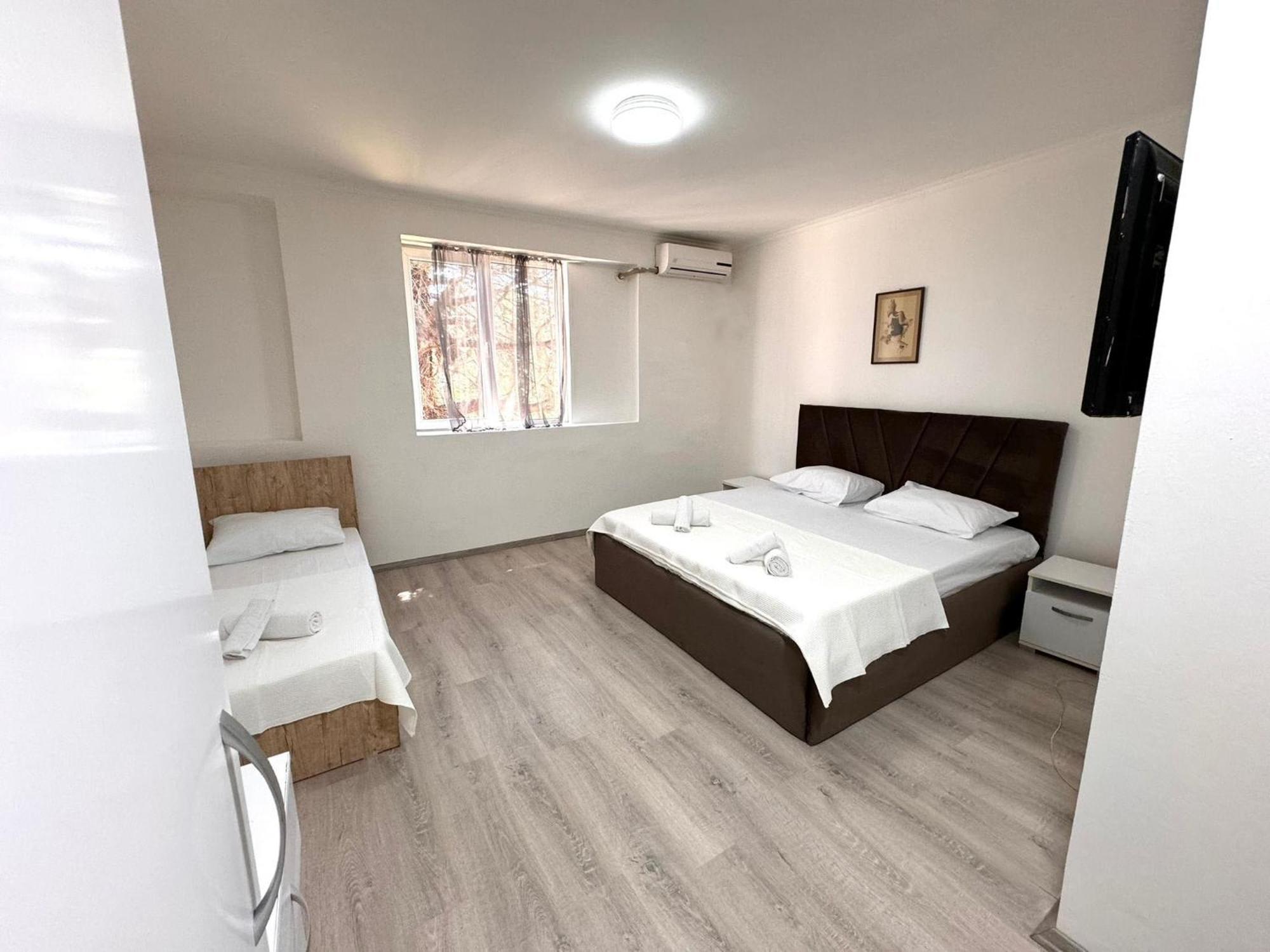 Hotel Istanbul Skopje Esterno foto