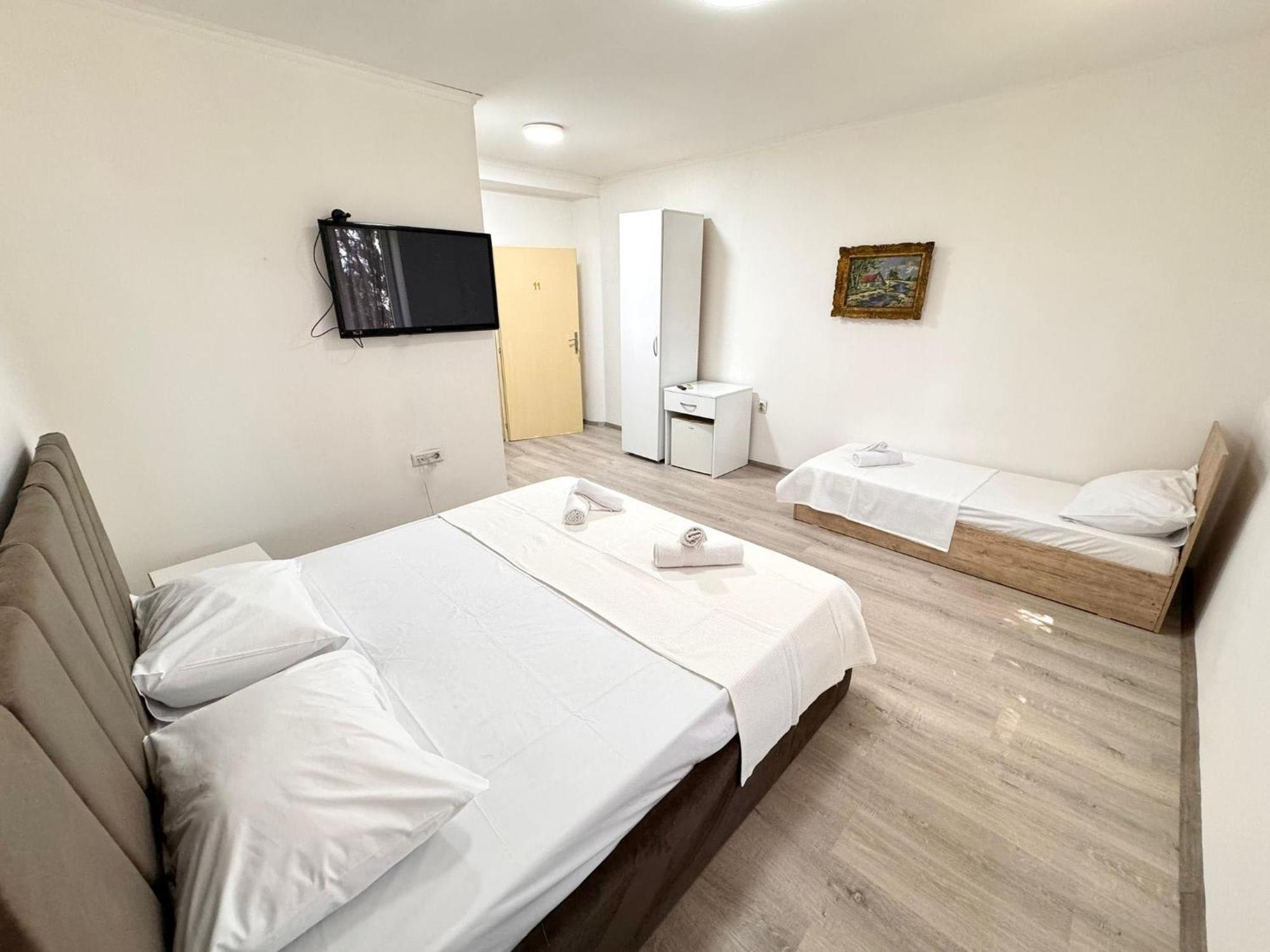 Hotel Istanbul Skopje Esterno foto